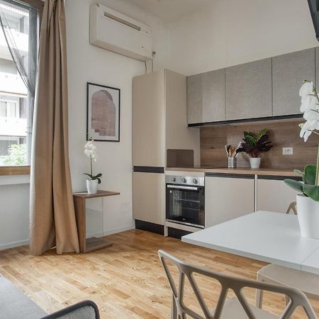 Joivy Chic Studio, Easy Access To Centre Милано Екстериор снимка